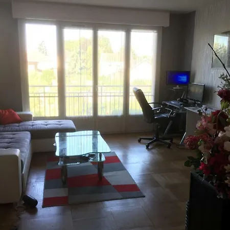 T4 Situe Au Centre Ville De Saint-dizier * Сен-Дизье